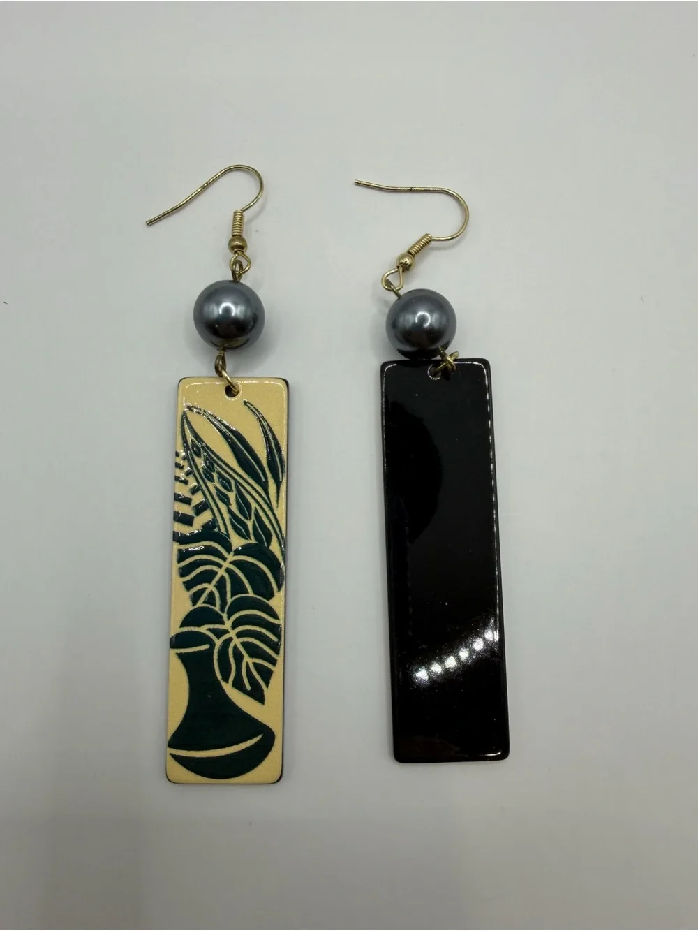 Hawaiian Poi Pounder Monstera Earrings | Tropical Acrylic Dangle Earrings